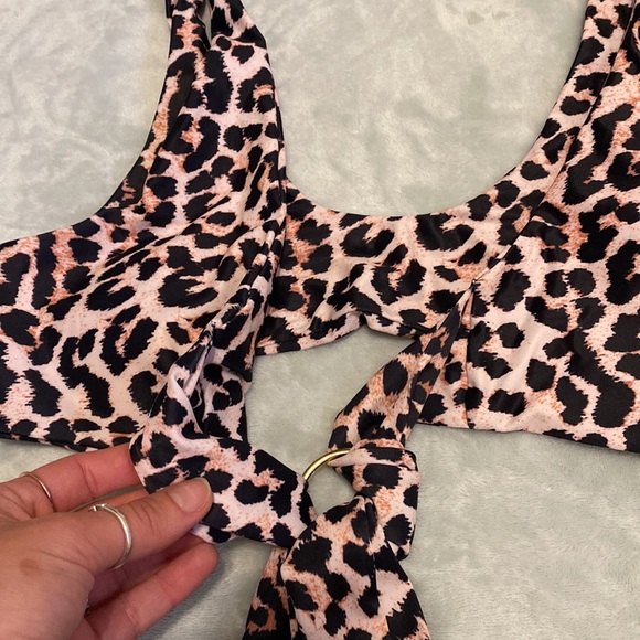 Cheetah bikini top - Picture 2 of 5